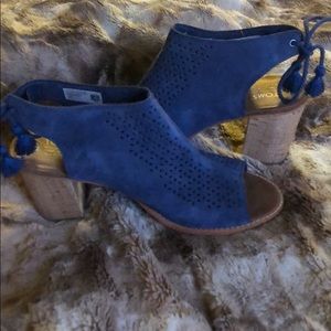 Toms heeled sandals size 11W